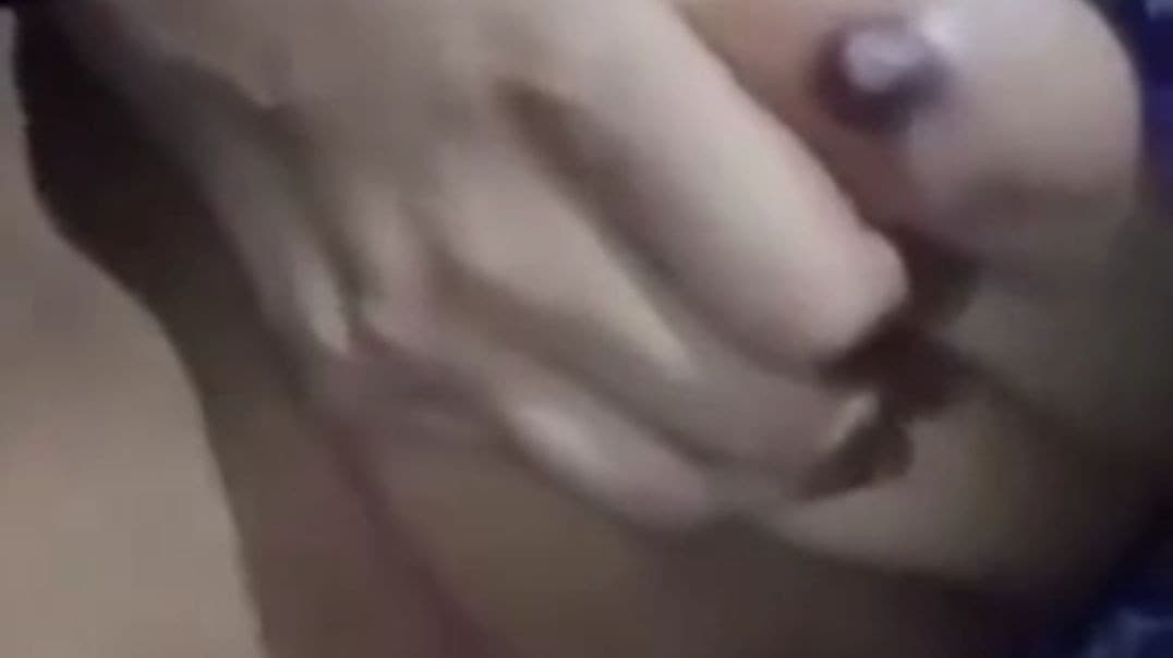 Desi Village Girl Makes Her Own Sex Tape