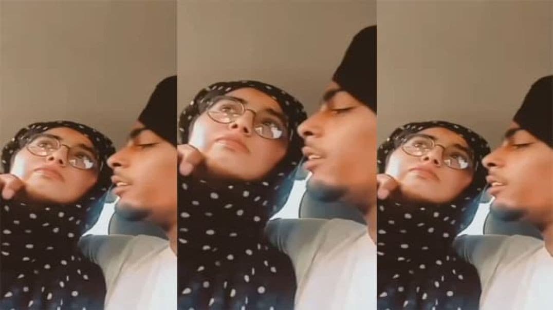 Punjabi Girl Riding Her Boyfriend and Hard Doggy Fuck