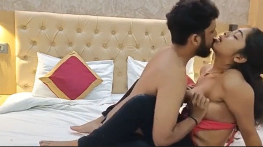 Indian Couple Fucking Hard in Oyo Hotel