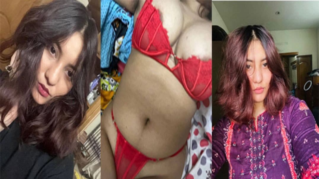 Sexy Babe Pressing Boobs and Fucking 3 Clip