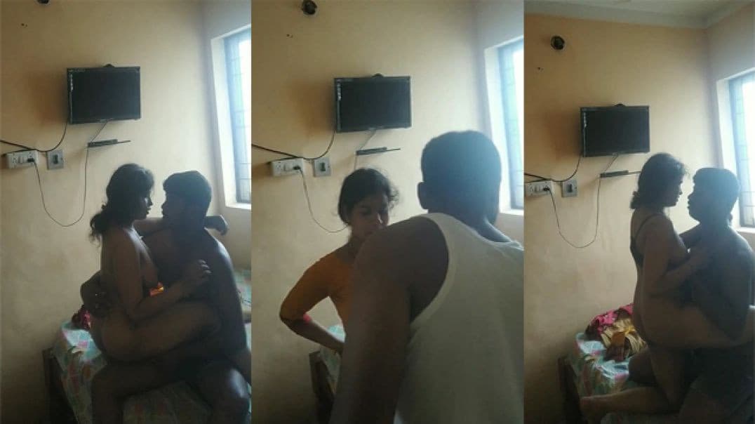 Horny Kannada Girl Getting Fucked in OYO Room