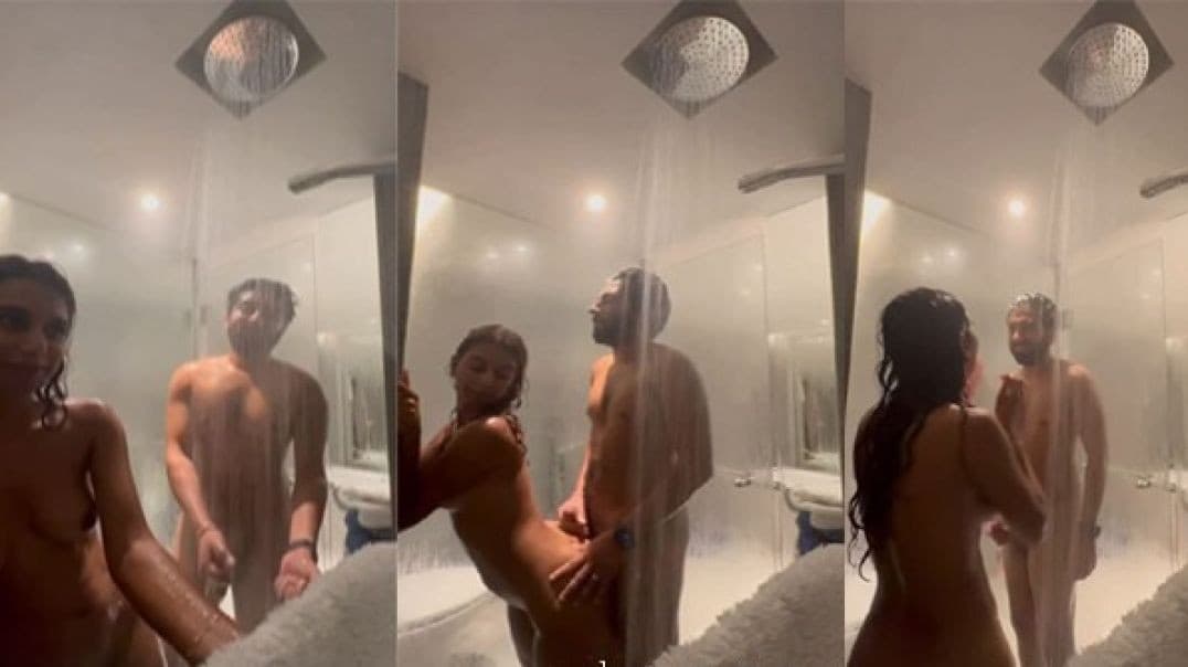 Desi High Profile Model Fucked Hard Under Shower