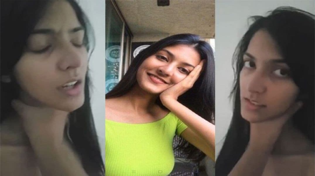 Sexy Indian Girlfriend Nude with Lover