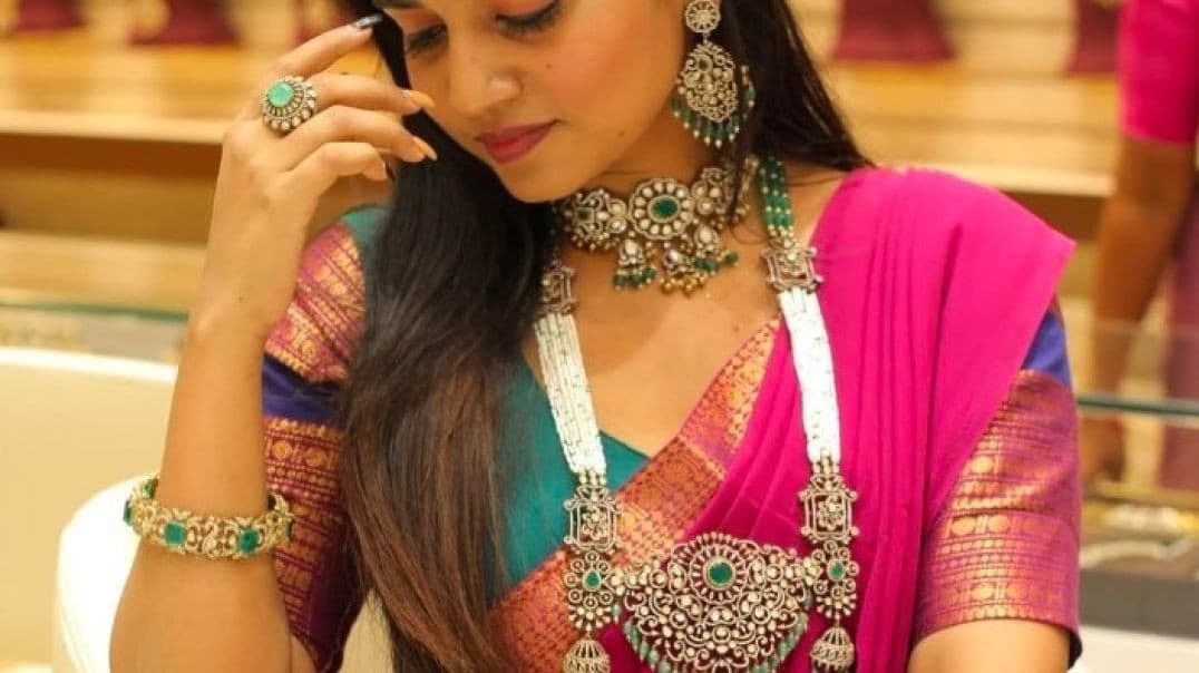 Beautiful South Actress & Model Kiya Sharma Exclusive Video