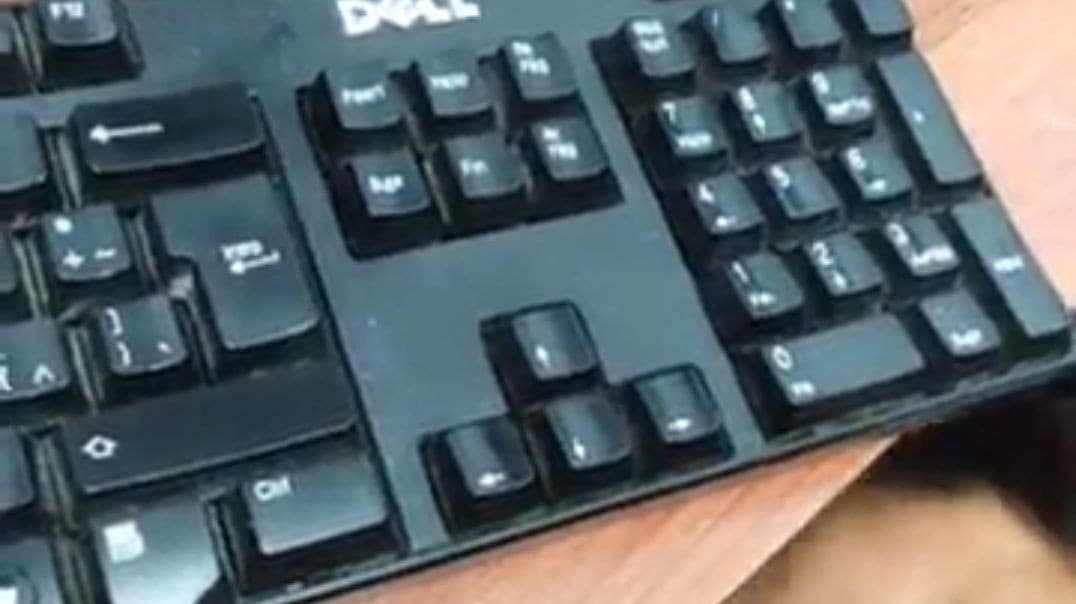 Employee Gives Blowjob to Boss