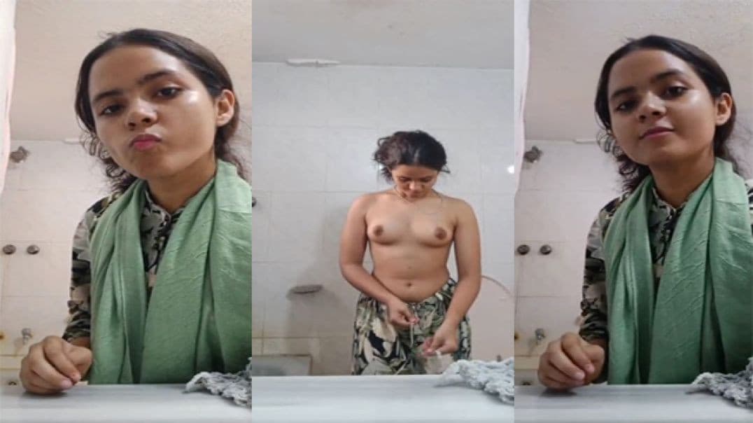 Young Hot Girl Dancing Nude Showing Ass and Pussy