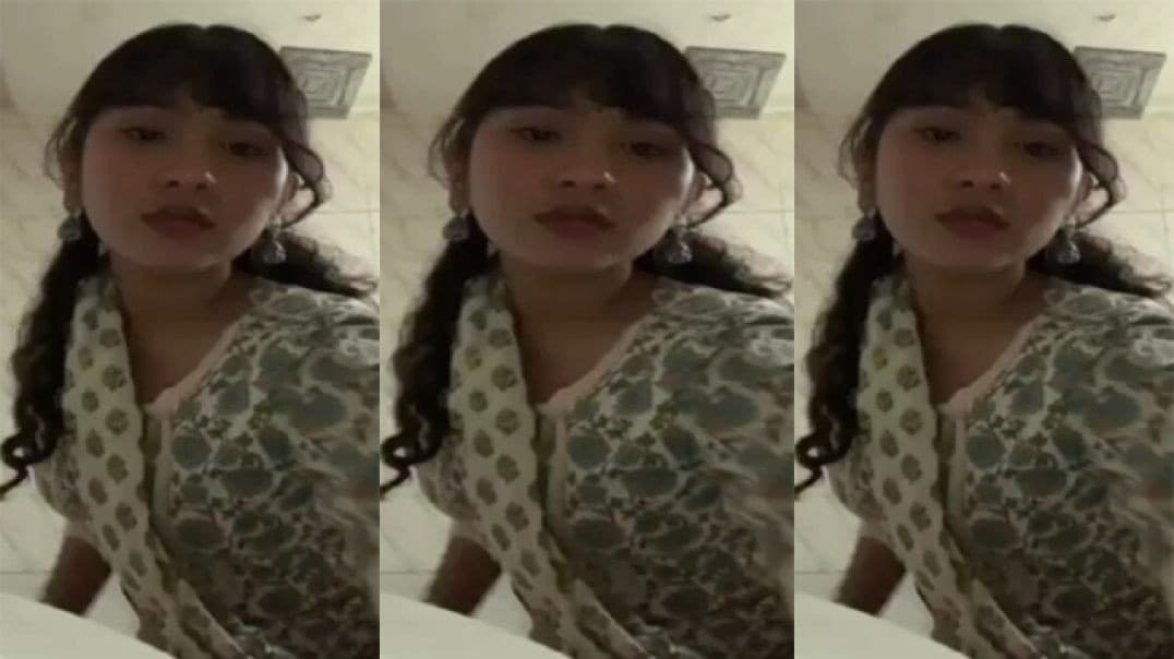 Sexy Horny Girlfriend Showing Off Fingering